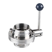 Beyaz arka planda sıhhi valf