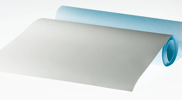 Membrane PVDF sur un fond gris