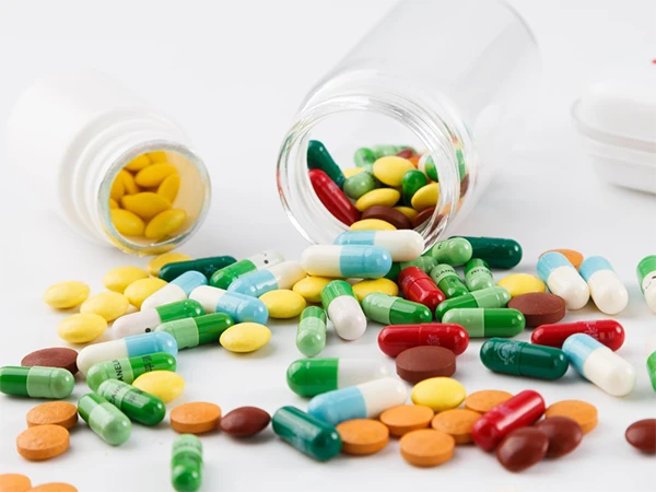 Various types of antibiotic capsules